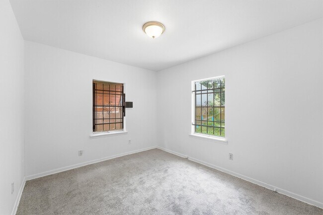 Building Photo - 5326 Wenda St