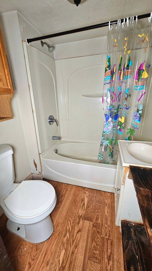 Building Photo - 490 Grand St