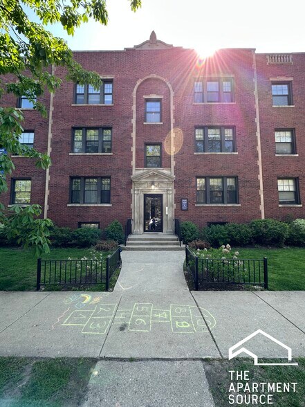 Building Photo - 1149 Maple Ave