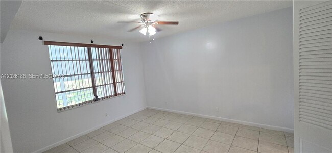 Building Photo - 5335 NW 10th Ct