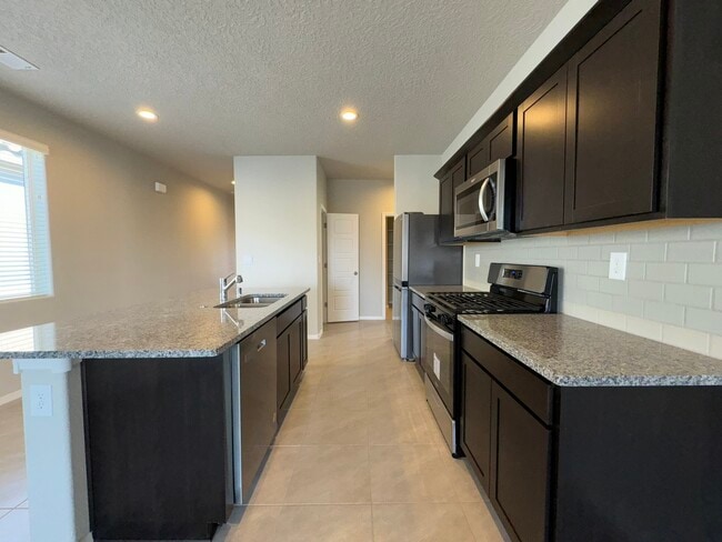 Building Photo - 752 Amatista Lp SE