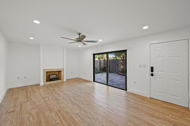 Building Photo - 419 4th Ct