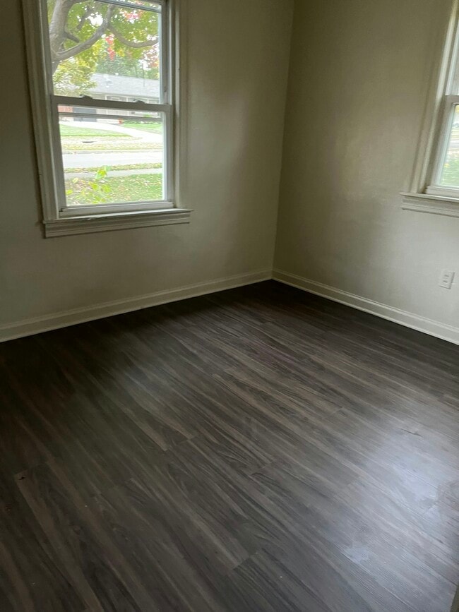 Building Photo - 1261 Lincoln Park Blvd