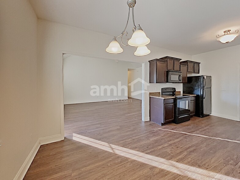 Building Photo - 3415 Cornerstone Dr