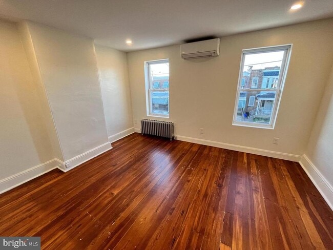 Building Photo - 419 Markle St