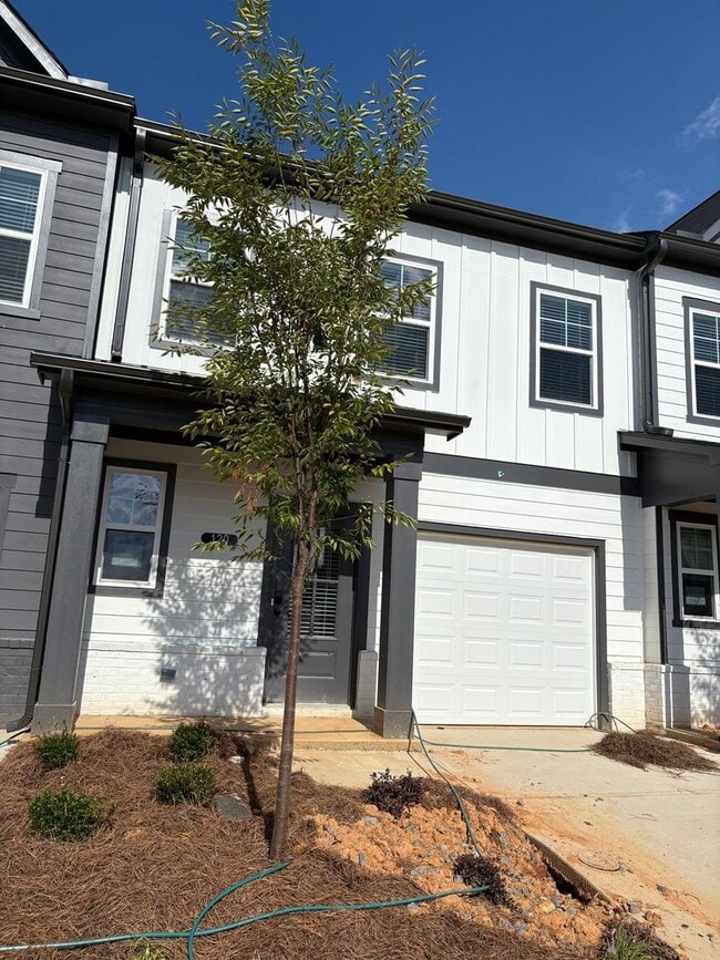 Primary Photo - Charming 3BR Townhome in Adairsville