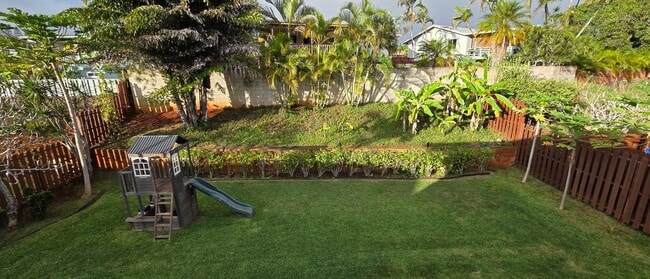 Building Photo - Mililani Town - Modern and spacious Four Bedroom with Bonus Rooms, upper deck and covered lanai. ...