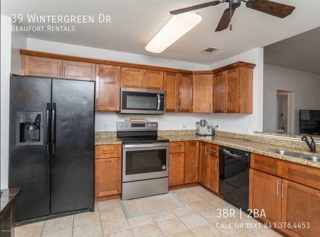 Building Photo - 39 Wintergreen Dr