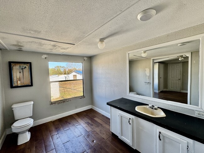 Building Photo - 610 Old Slag Rd