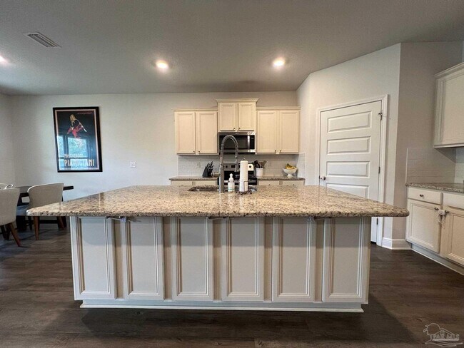 Building Photo - 8026 Burnside Lp