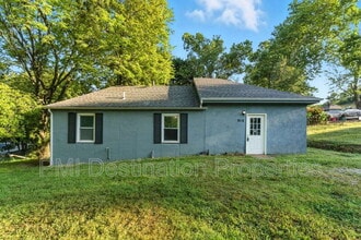 Building Photo - 918 S Appleton Ave