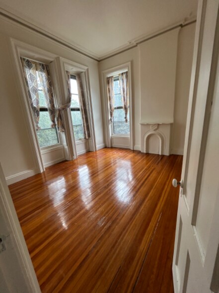 Building Photo - 111 Union St