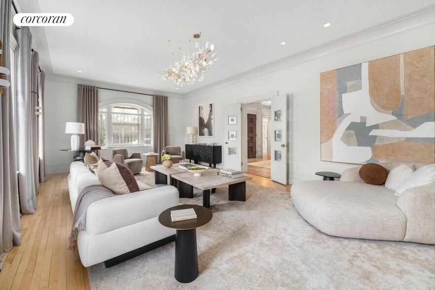 Building Photo - 337 Riverside Dr