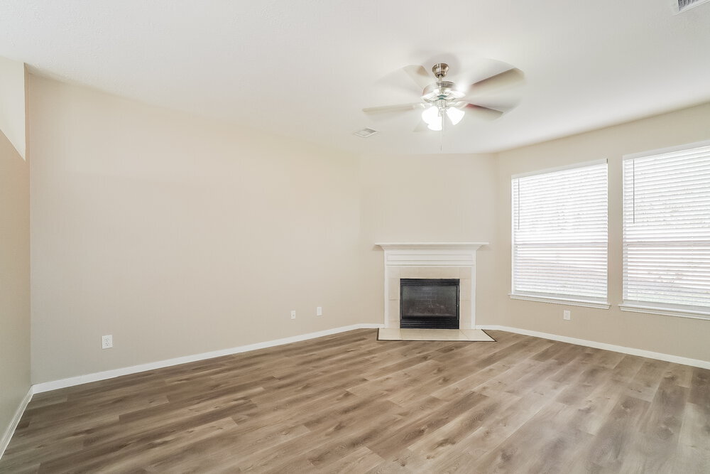 Building Photo - 21902 Willow Shadows Dr