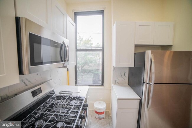 Building Photo - 269 S 17th St