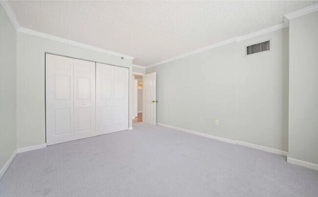 Building Photo - 8-12 Museum Way - 8-12 Museum Way