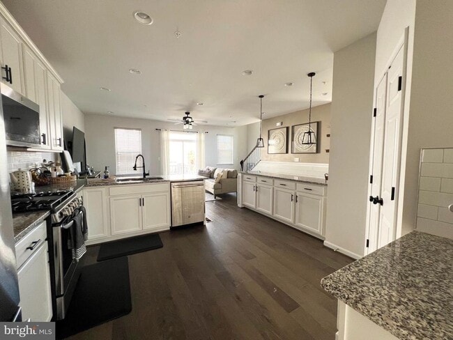 Building Photo - 3501 Landing Way