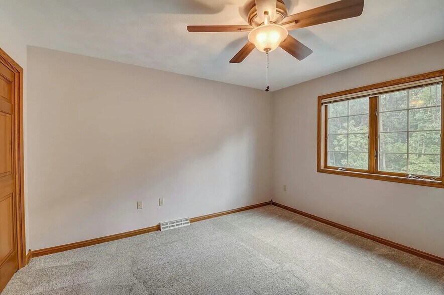 Building Photo - 419 Sopha Ct