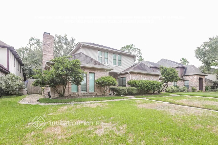 Building Photo - 20211 Hampshire Rocks Dr