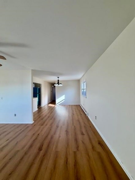 Building Photo - 71 Linnet St