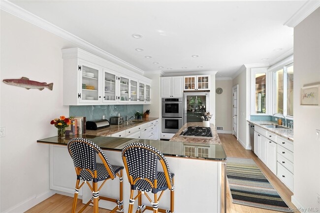 Building Photo - 4 Oakland Ln