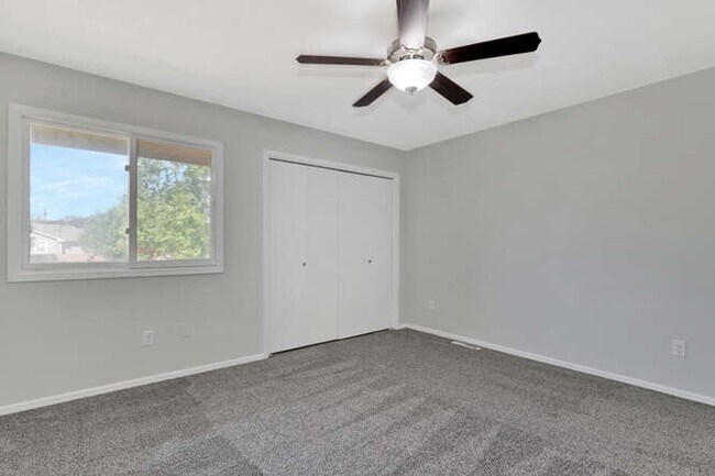 Building Photo - 2025-2027 N. Rosewood Ct.