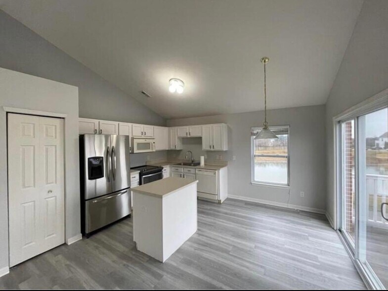 Building Photo - 12235 Bubbling Brook Dr