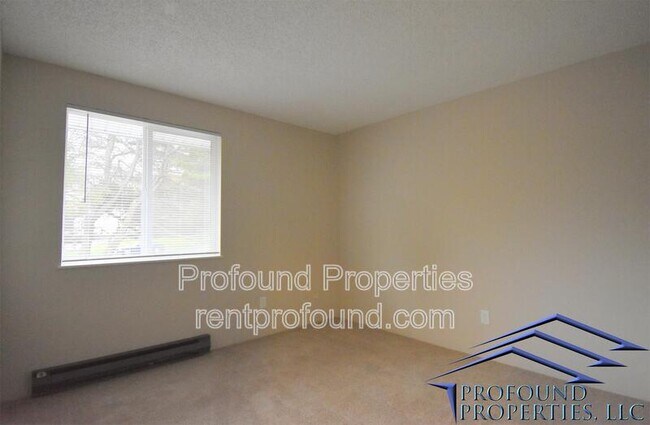 Building Photo - 12185 SW Gingham Ln