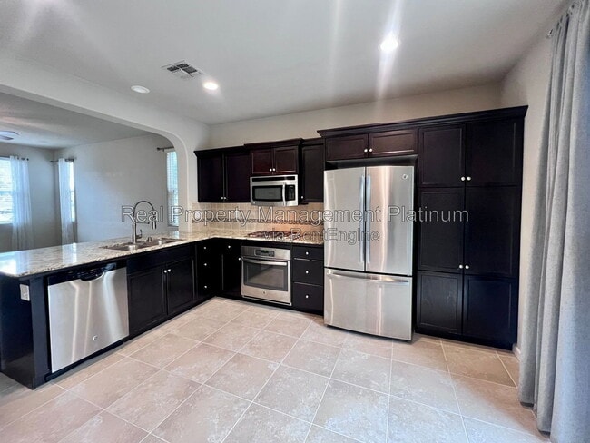 Building Photo - 1502 N Reunion Way