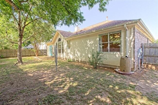Building Photo - 301 Derby Ln