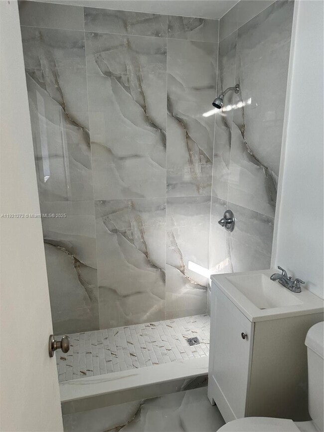 Building Photo - 102 NE 122nd St