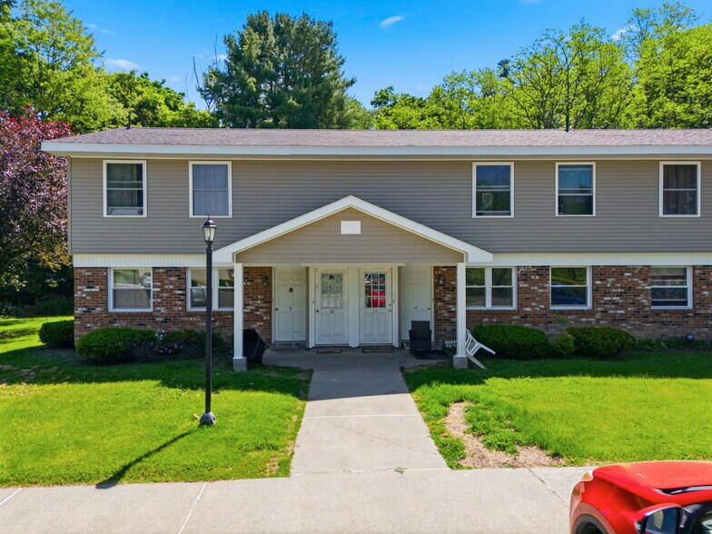 Building Photo - 113 Locust Ln