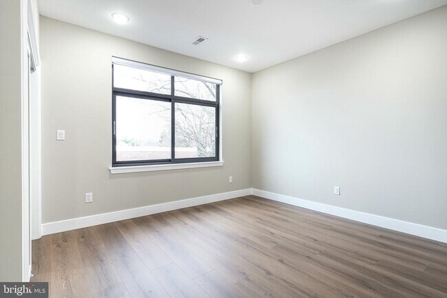 Building Photo - 4432 Wingate St