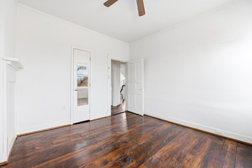 Building Photo - 3110 Main St