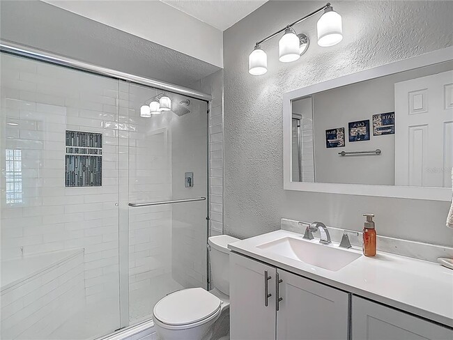 Building Photo - 3611 Pine Knot Dr