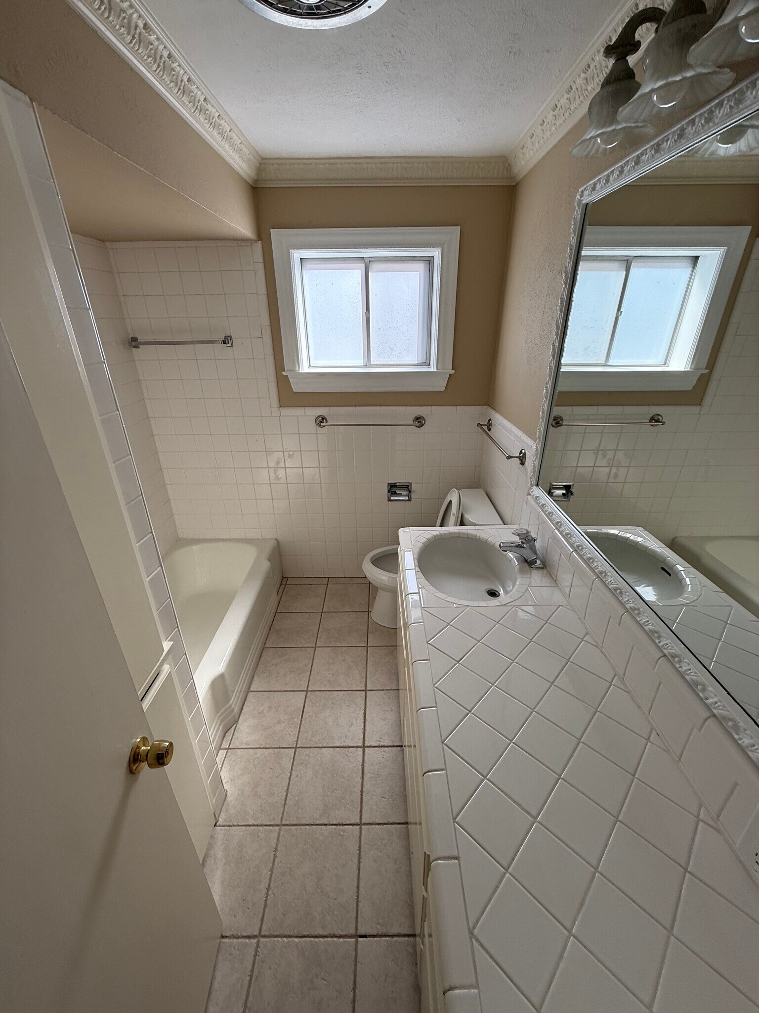 Building Photo - 8618 Baltimore Dr