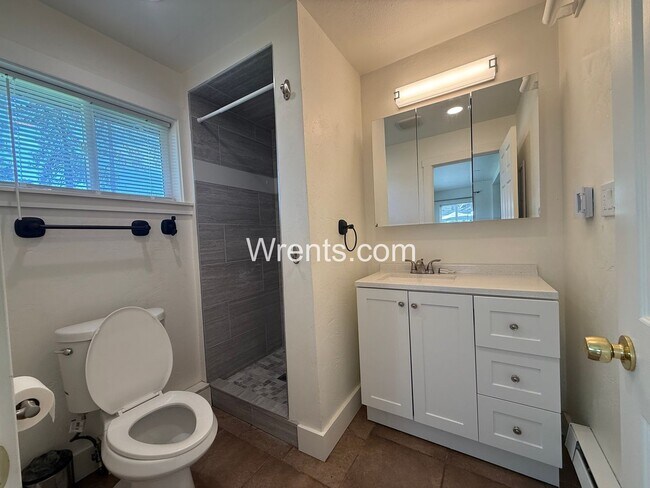 Building Photo - Lakeview Cabin Living – 1 Bed / 1 Bath Retreat on Sprague Lake!