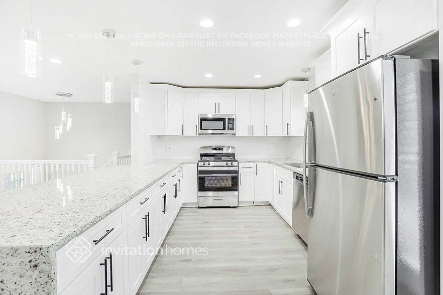 Building Photo - 2675 Jamestown Way