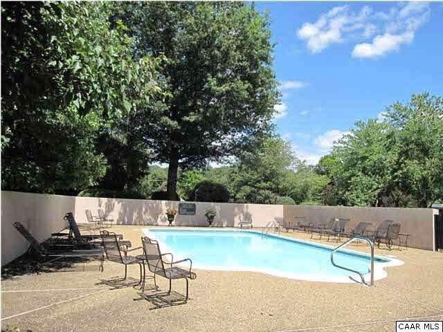 Building Photo - 1640 Garden Ct