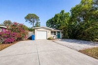 Building Photo - 3975 Porpoise Dr SE