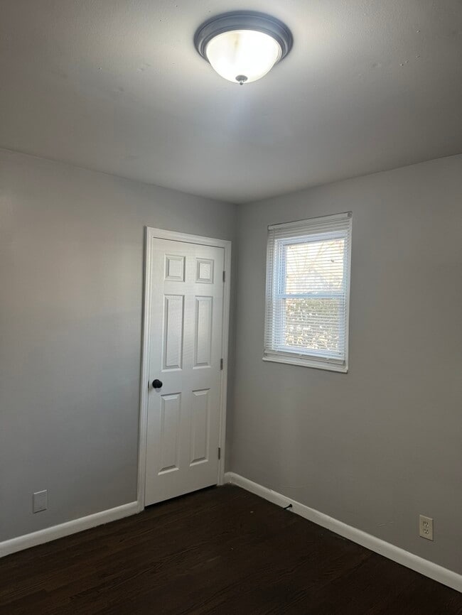 Building Photo - 1515 Rosedale Ave