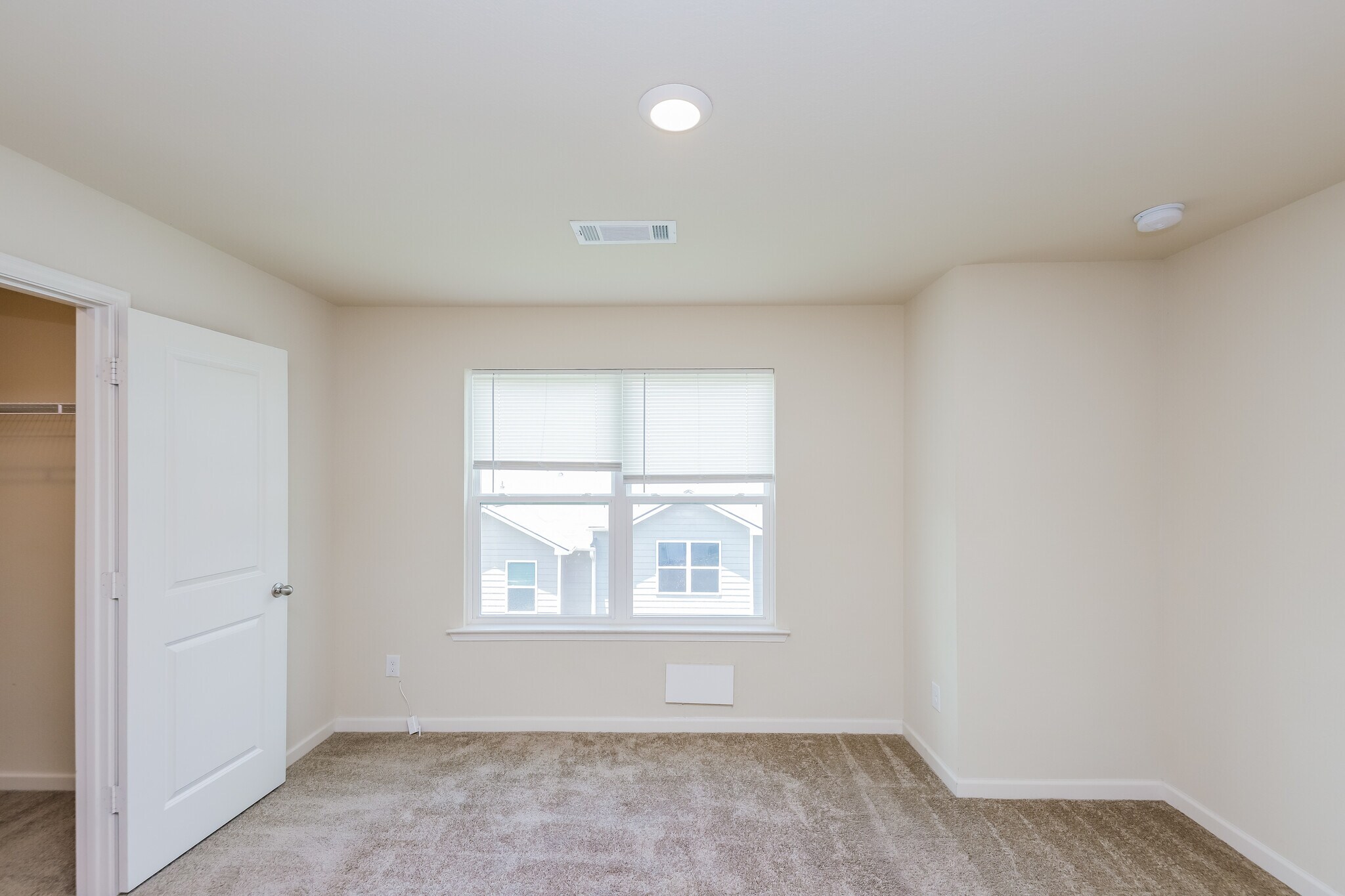 Building Photo - 604 Highwood Ln