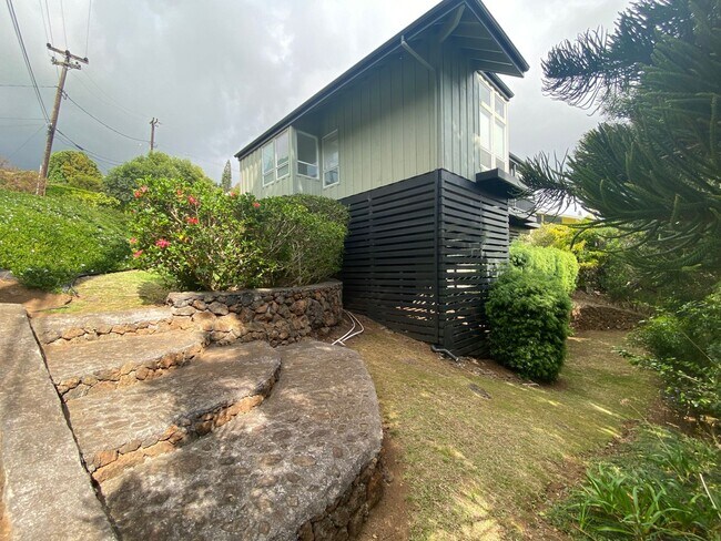 Building Photo - Kamuela Heights