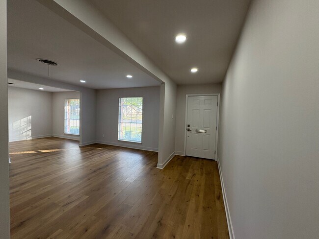 Building Photo - 5822 Yarwell Dr