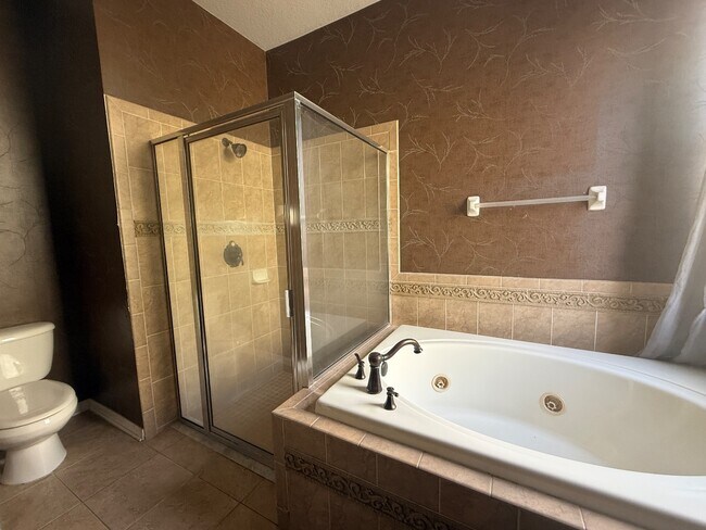 Building Photo - 3004 Downan Point Dr