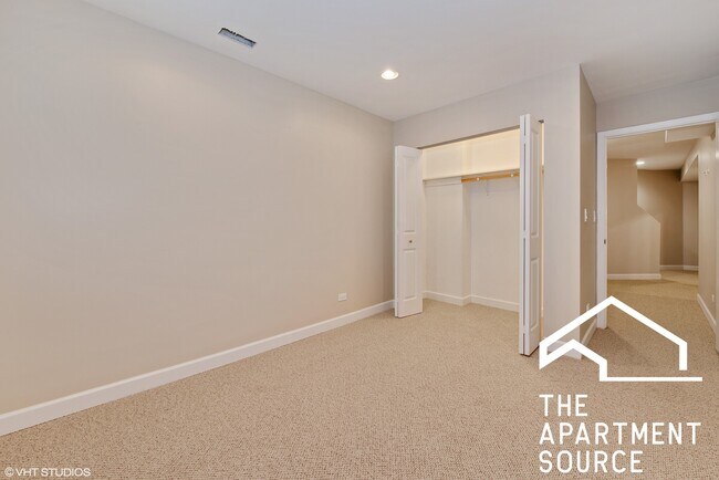 Building Photo - 1804 N Sheffield Ave