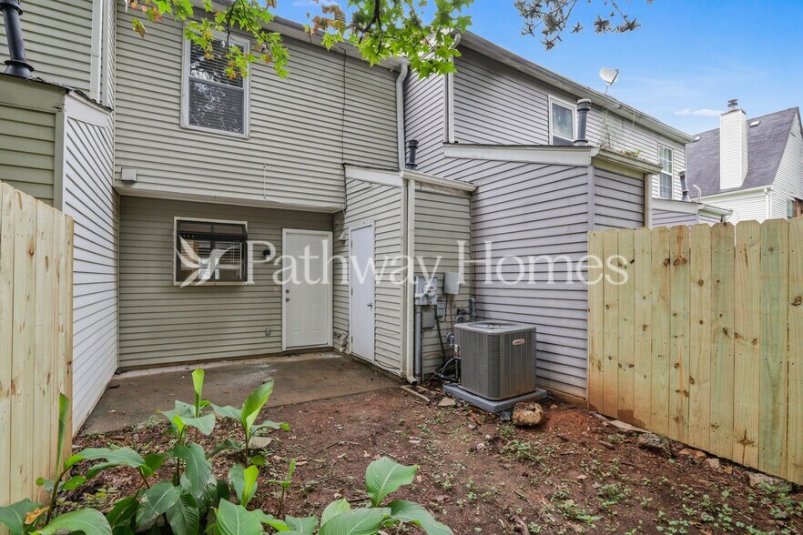 Building Photo - 478 Prince of Wales