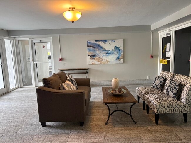 Building Photo - 200 W Camino Real