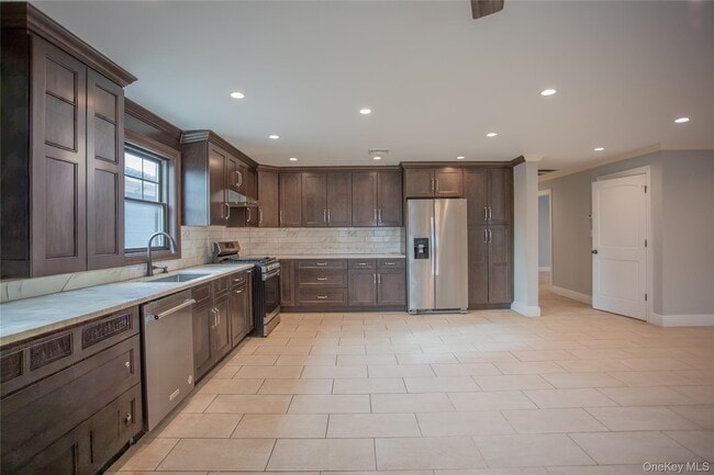 Building Photo - 59 Clinton Ave