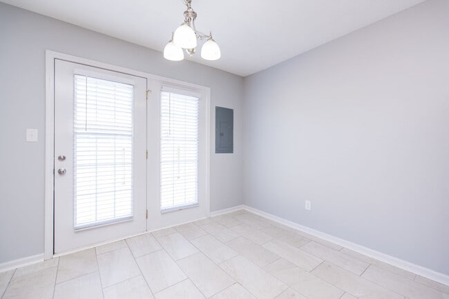 Building Photo - 111 Santa Monica Dr